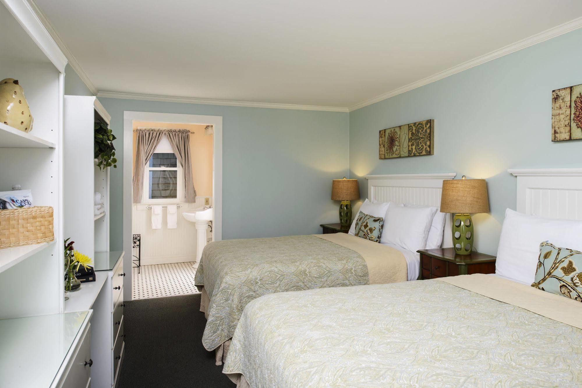 Madison Inn Оук-Блаффс Экстерьер фото